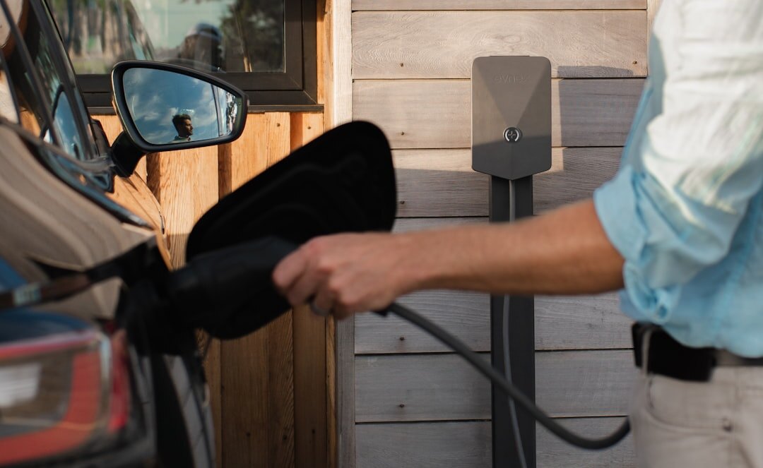 Electric vehicle charging station